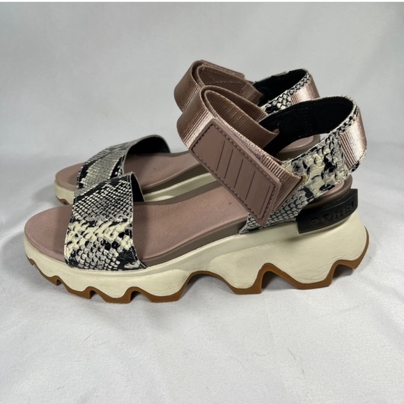 Sorel kinetic sandals - Picture 2 of 3